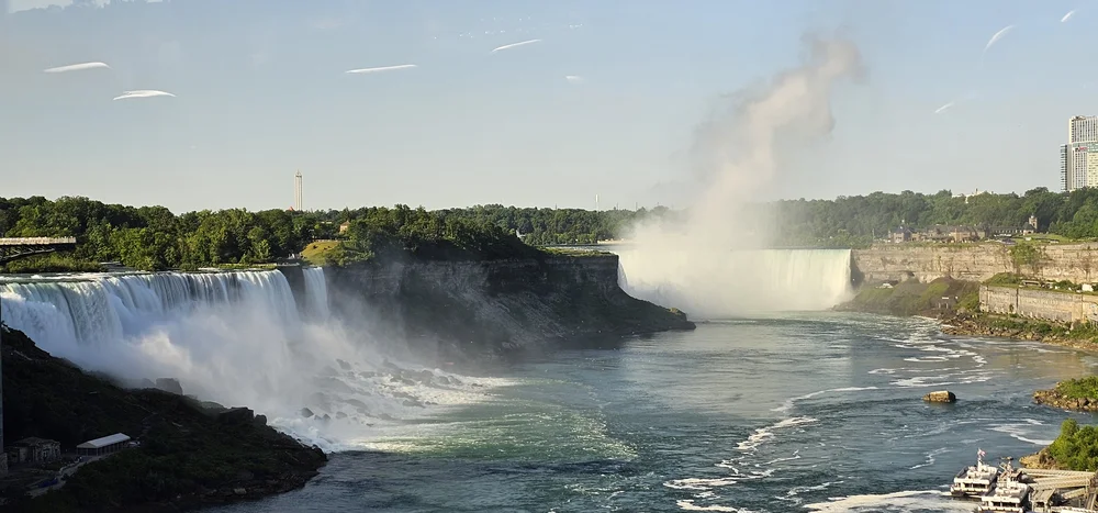 Panoramic view of Horseshoe Falls and American Falls from observation point
