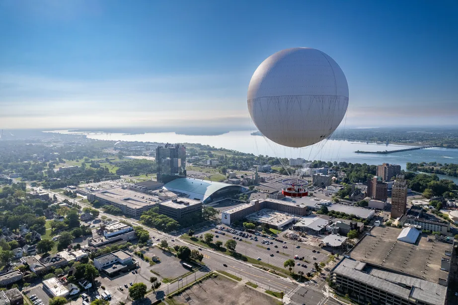Niagara Falls Balloon Ride City River View