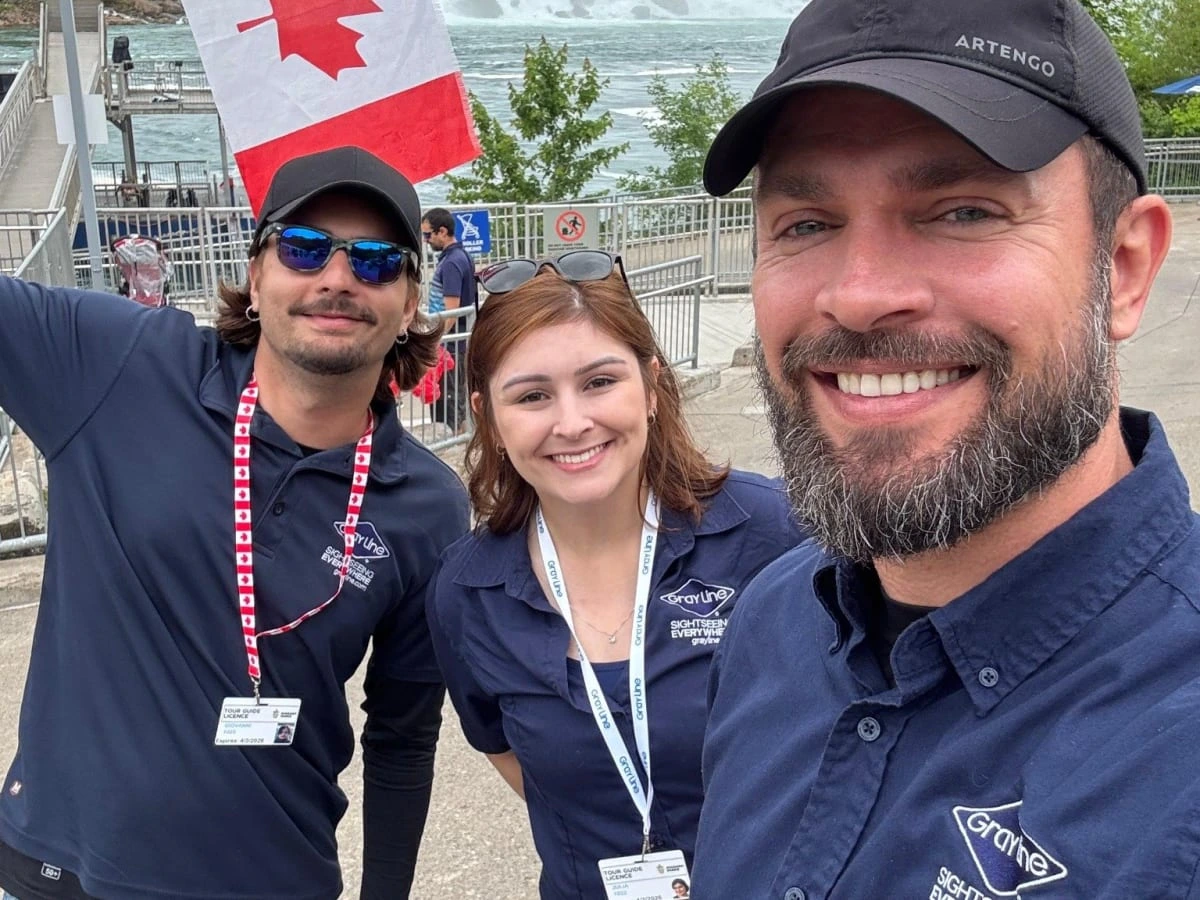 Niagara Walking Tour and Fireworks Cruise - image 5